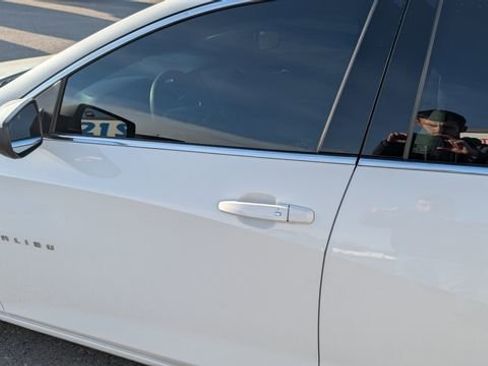 Used 2022 Chevrolet Malibu LT image 9