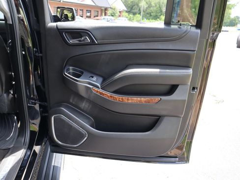 Used 2015 Chevrolet Suburban LTZ RWD image 24