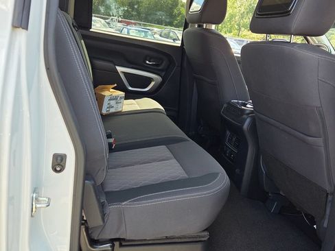 Used 2024 Nissan Titan SV w/ SV Convenience Package RWD image 14