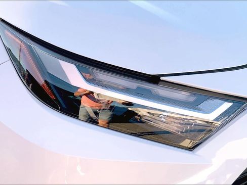 Used 2022 Toyota RAV4 XLE w/ Convenience Package FWD image 26
