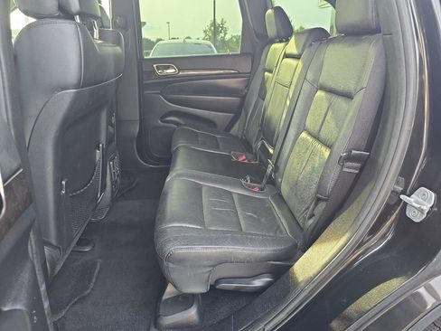 Used 2013 Jeep Grand Cherokee Laredo RWD image 12