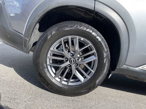 Used 2023 Nissan Rogue S AWD/4WD image 12