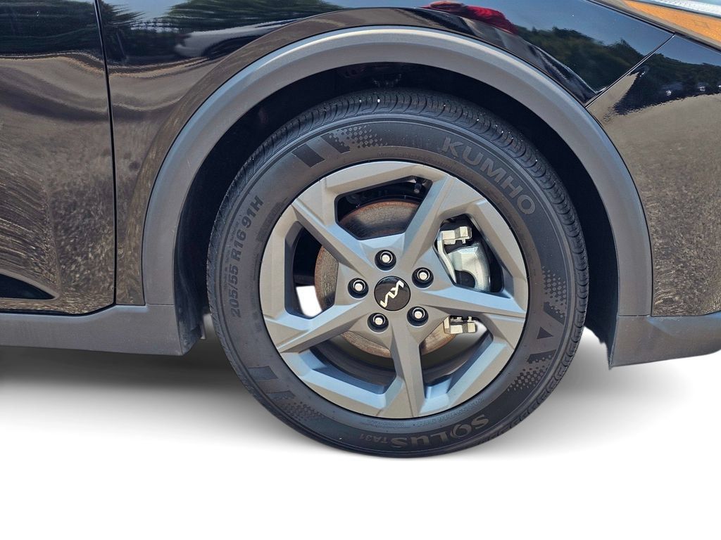 Certified 2025 Kia K4 FWD image 6