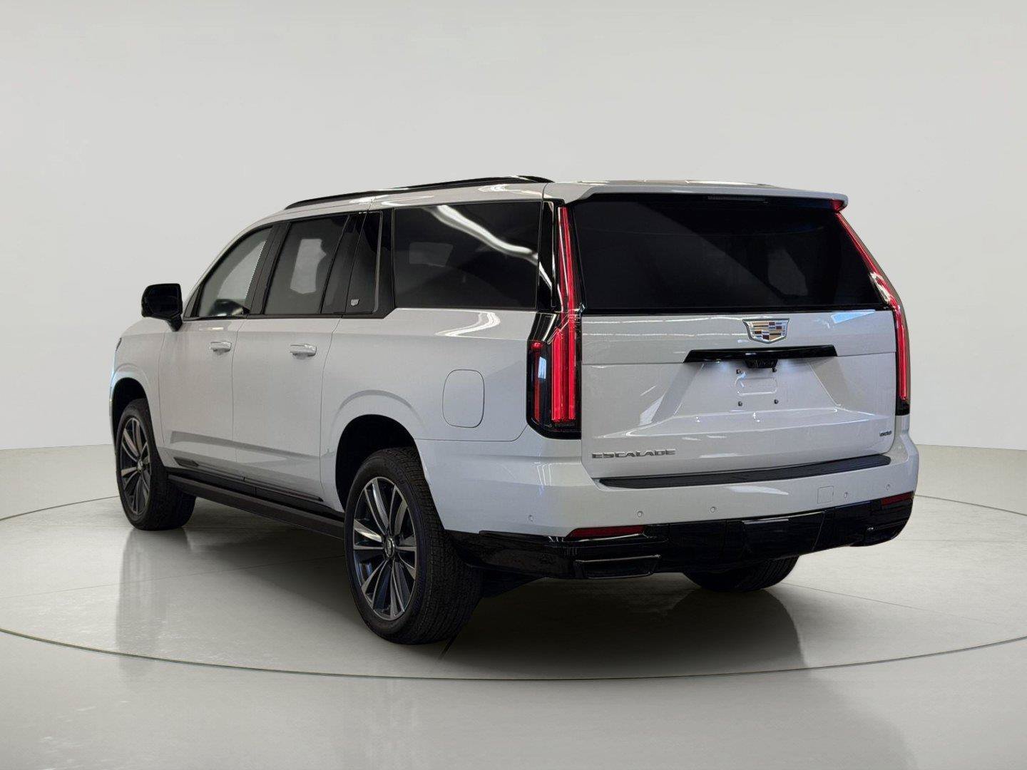 Used 2026 Cadillac Escalade ESV Sport AWD/4WD image 6