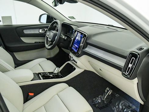 Certified 2026 Volvo XC40 B5 Plus w/ Protection Package Premier AWD/4WD image 16