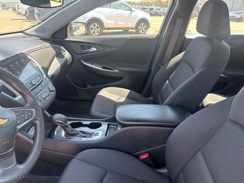 Used 2025 Chevrolet Malibu LS FWD image 38