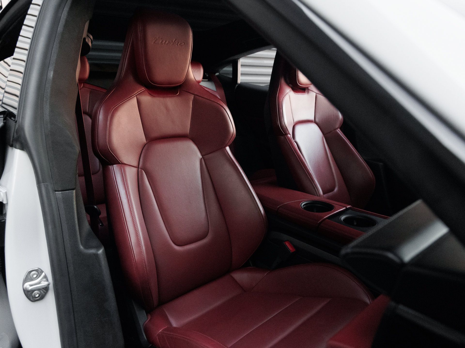 Certified 2021 Porsche Taycan Turbo AWD/4WD image 35