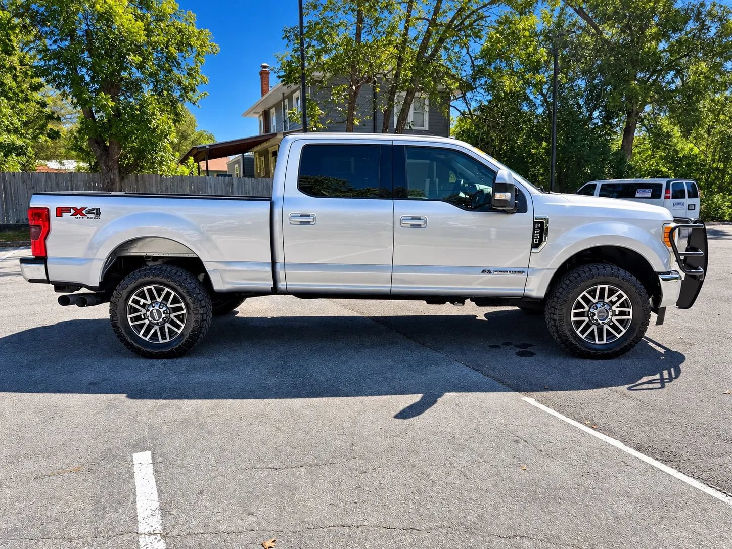 Used 2017 Ford F250 Lariat w/ Lariat Value Package AWD/4WD image 4