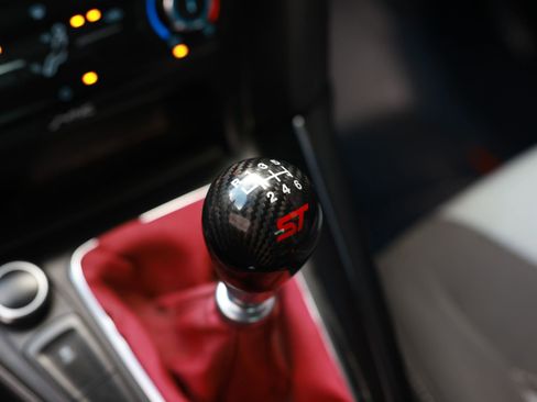 Used 2017 Ford Focus ST image 46