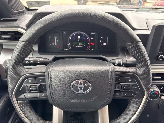 Used 2024 Toyota Tacoma SR5 AWD/4WD image 17