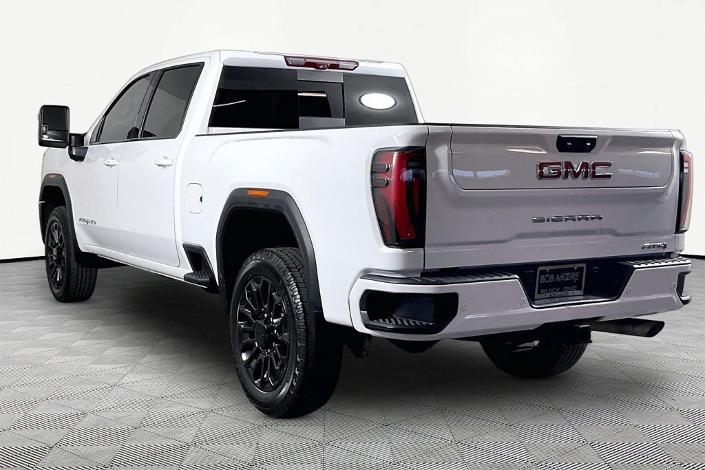 Used 2024 GMC Sierra 2500 AT4 w/ Technology Package AWD/4WD image 4