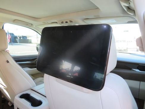 Used 2021 GMC Yukon XL Denali w/ Denali Ultimate Package image 19