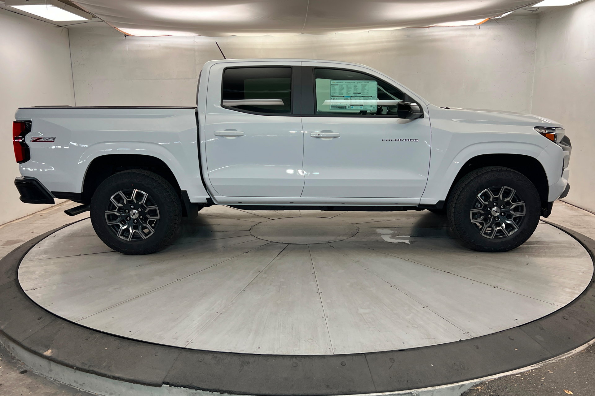 New 2026 Chevrolet Colorado Z71 w/ Technology Package AWD/4WD image 7