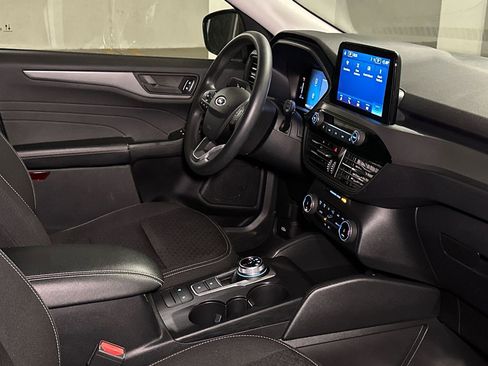 Used 2025 Ford Escape Active AWD/4WD image 7