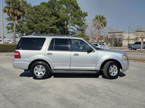 Used 2010 Ford Expedition XLT image 29