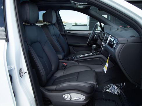 New 2026 Porsche Macan AWD/4WD image 26