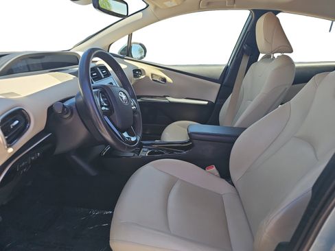 Used 2020 Toyota Prius XLE AWD/4WD image 10