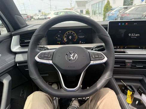 New 2026 Volkswagen Tiguan SE R-Line AWD/4WD image 13