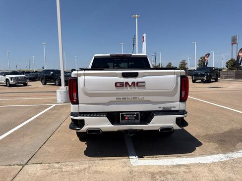 Used 2021 GMC Sierra 1500 Denali w/ Denali Ultimate Package AWD/4WD image 10