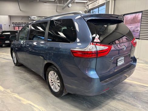 Used 2016 Toyota Sienna XLE Premium image 39