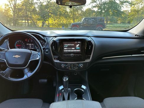 Used 2019 Chevrolet Traverse LT image 15