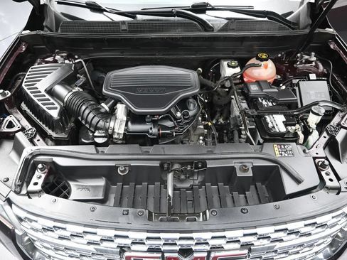 Used 2020 GMC Acadia Denali w/ Technology Package FWD image 16