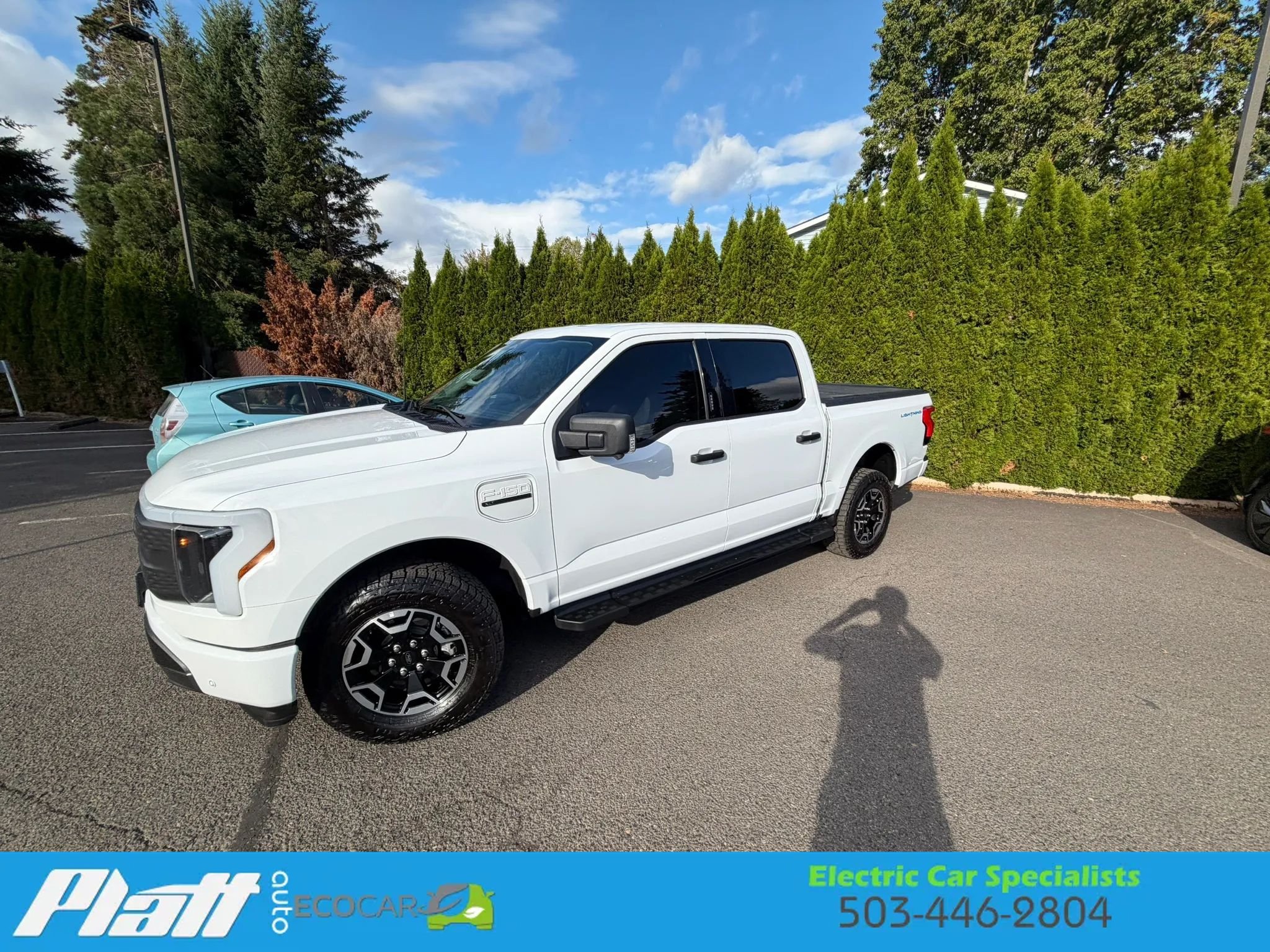 Used 2022 Ford F150 Lightning XLT AWD/4WD image 4