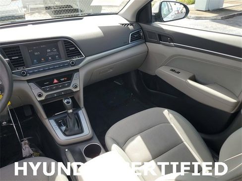 Used 2017 Hyundai Elantra SE image 15