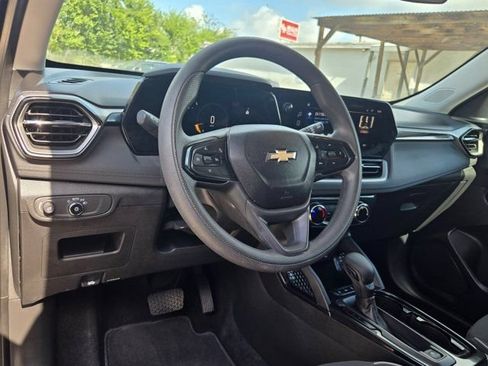 Used 2025 Chevrolet TrailBlazer LT AWD/4WD image 12