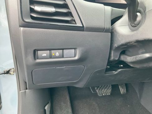 New 2026 Nissan Sentra SV w/ SV Convenience Package FWD image 19