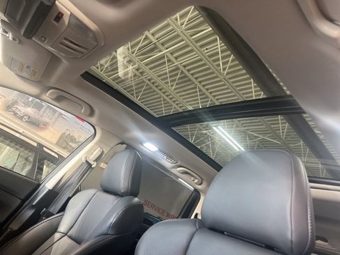 Used 2023 Subaru Ascent Touring image 9