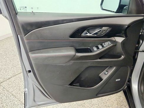 Used 2023 Chevrolet Traverse RS AWD/4WD image 10