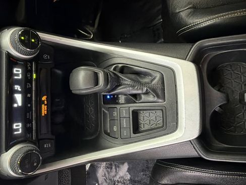 Used 2020 Toyota RAV4 XLE FWD image 30