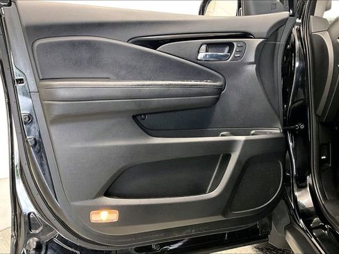 Used 2021 Honda Pilot Touring image 18