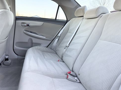 Used 2010 Toyota Corolla LE image 39