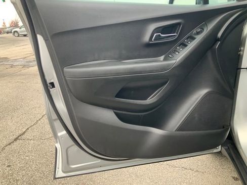 Used 2019 Chevrolet Trax LT w/ Driver Confidence Package image 14