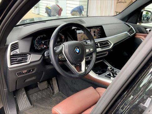 Used 2023 BMW X5 xDrive40i w/ Premium Package AWD/4WD image 3