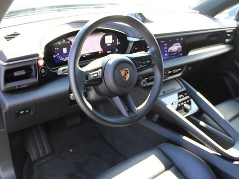 Used 2024 Porsche Macan 4 Electric image 4