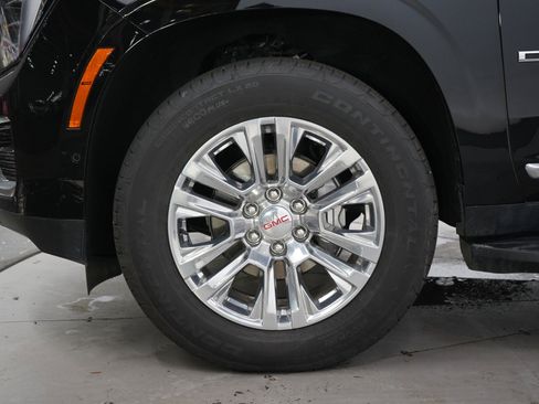 Used 2025 GMC Yukon Denali AWD/4WD image 30