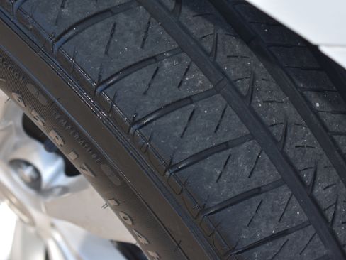 Used 2019 Chrysler Pacifica Touring-L image 11