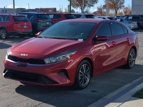 Used 2022 Kia Forte LXS image 11