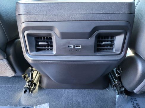 Used 2024 Chevrolet Silverado 1500 LT Trail Boss w/ LT Trail Boss Premium Package AWD/4WD image 17