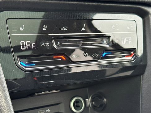 New 2026 Volkswagen Taos SEL image 20