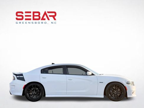 Used 2017 Dodge Charger R/T RWD image 10