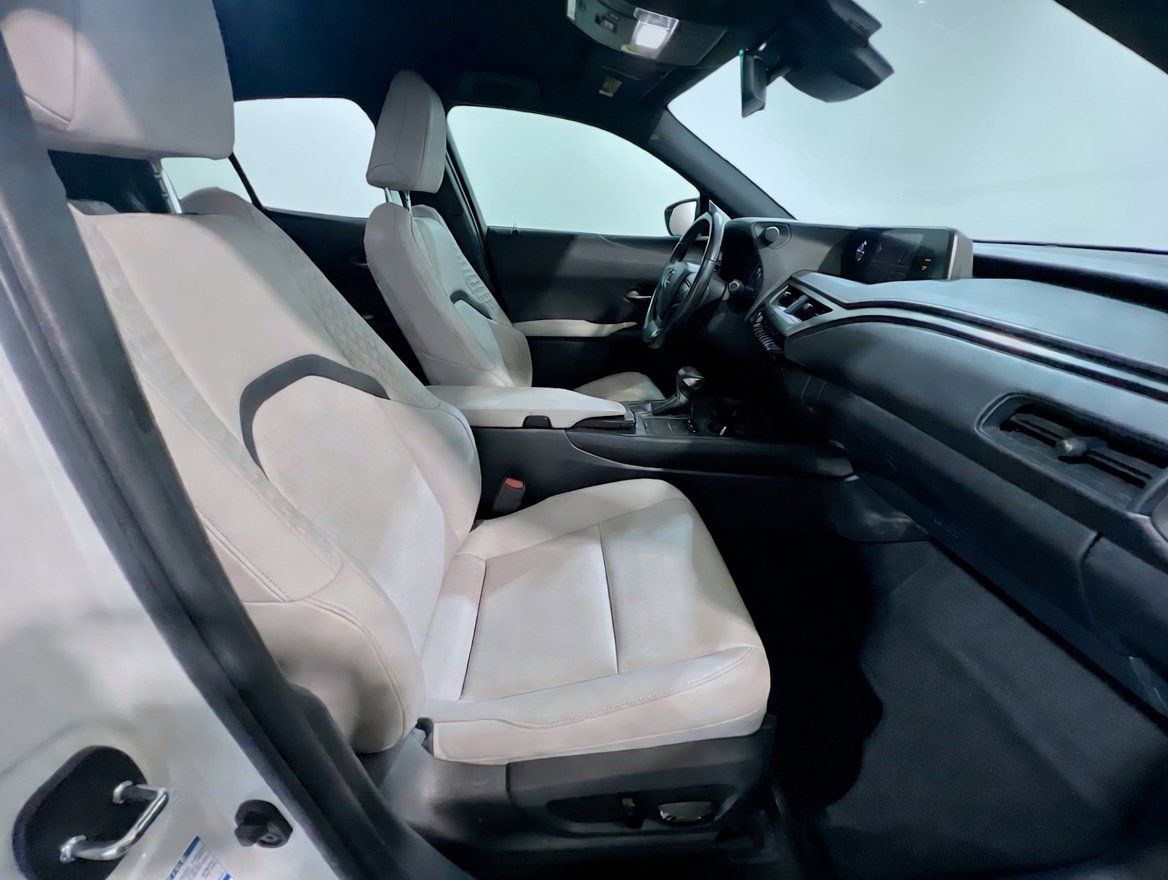 Used 2021 Lexus UX 250h w/ Accessory Package (Z1) AWD/4WD image 12
