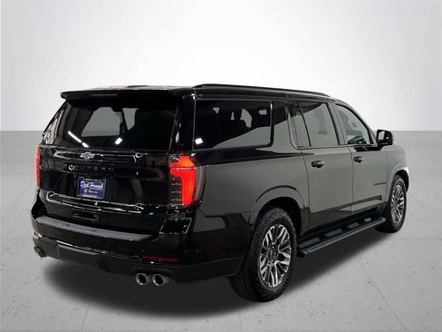 Certified 2025 Chevrolet Suburban Z71 w/ Z71 Off-Road Package image 11