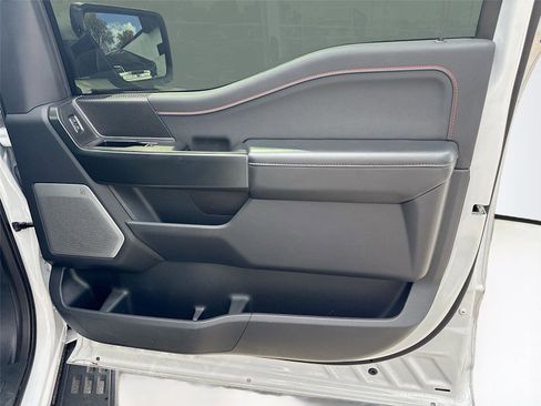 Used 2018 Ford F150 XLT image 14