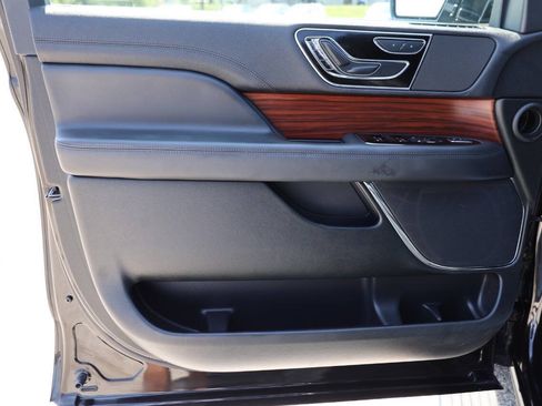 Used 2024 Lincoln Navigator L 4WD image 12