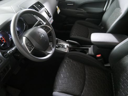 New 2025 Mitsubishi Outlander Sport ES image 4