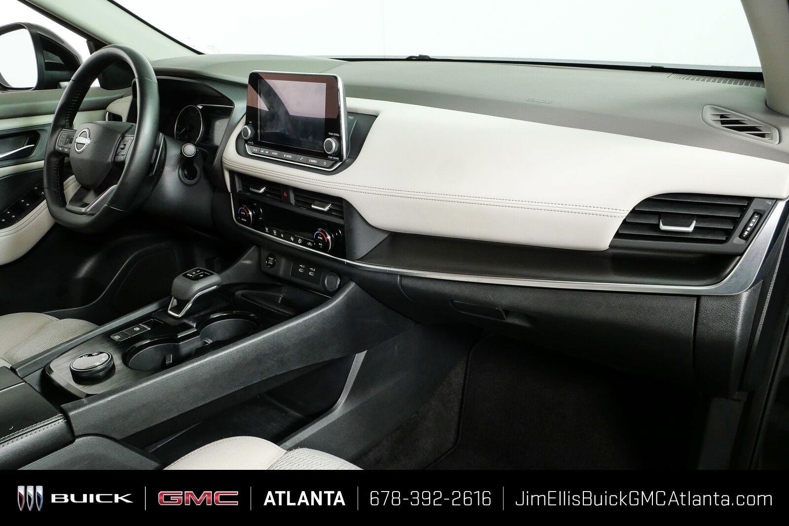 Used 2025 Nissan Rogue SV AWD/4WD image 23